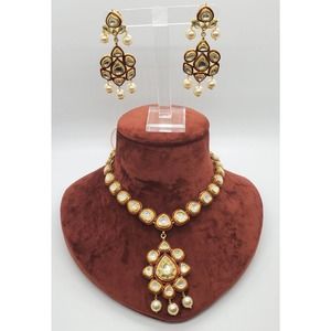 18kt Yellow Gold Rosecut Diamond Single Line Necklace with Earrings